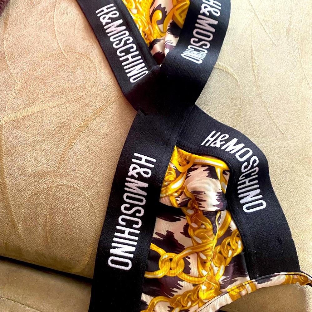 Beautiful limited edition H&M Moschino collab bra. Versace like pattern.